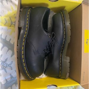 Dr Marten - steel toe men’s 7 - female 8 soft airWair